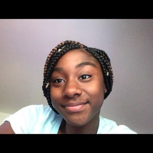 Meet your Posher, Simone